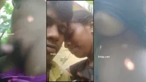 Teen Indian Lovers Making Love & Sex at Public Park